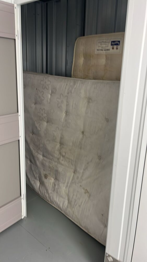 SureStore Bury Storage Unit auction IB-5660 42