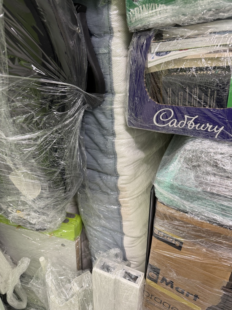 StorageMart High Wycombe storage facility unit auction IB-1930