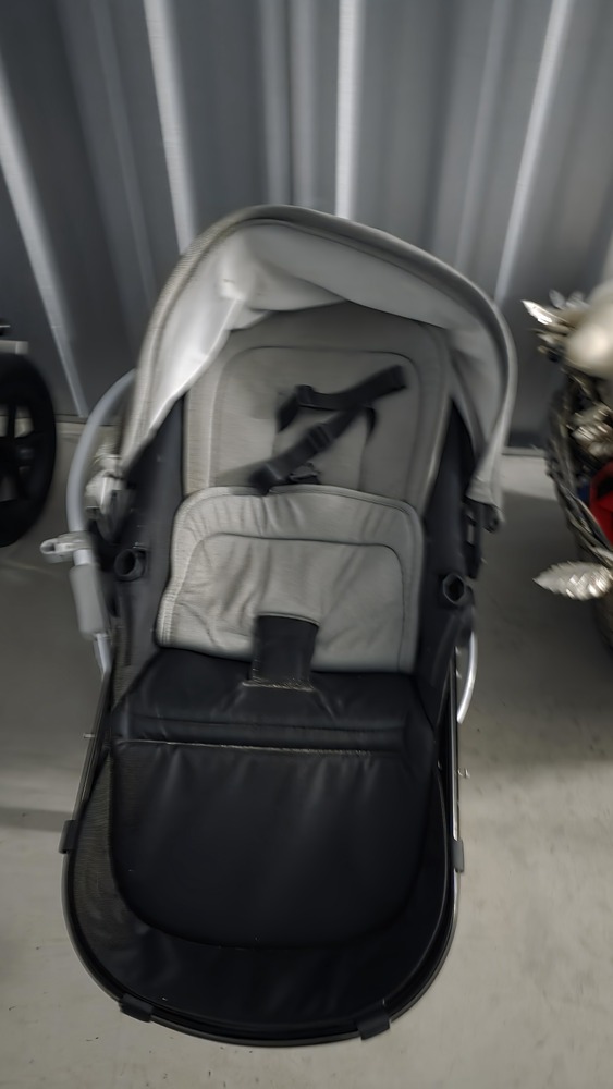 SureStore Ashton Self storage unit auction IB-2023