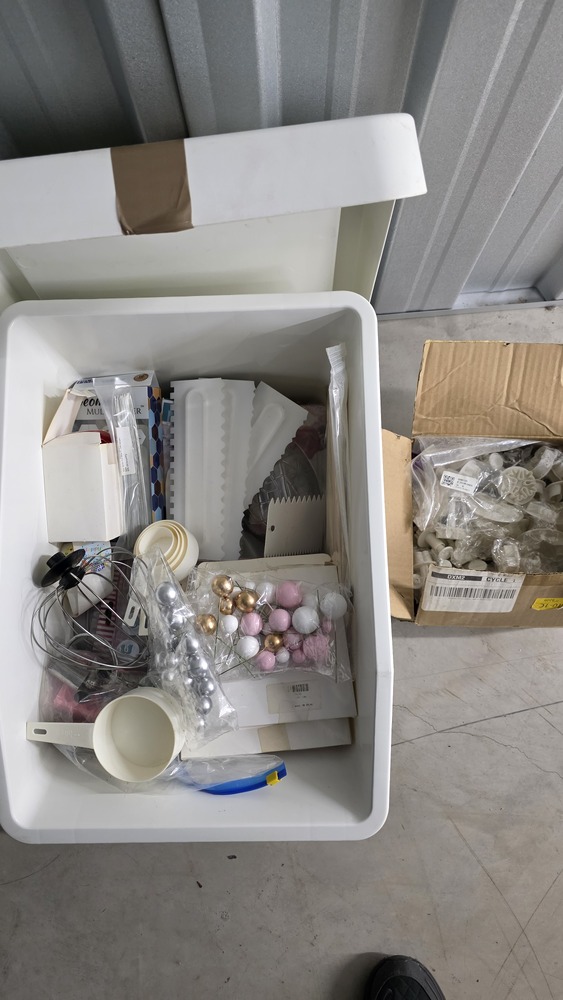 SureStore Ashton Self storage auction IB-2023