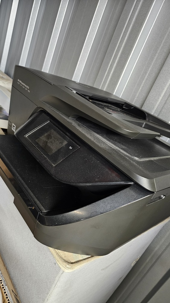 Magenta Storage storage facility unit auction IB-9017