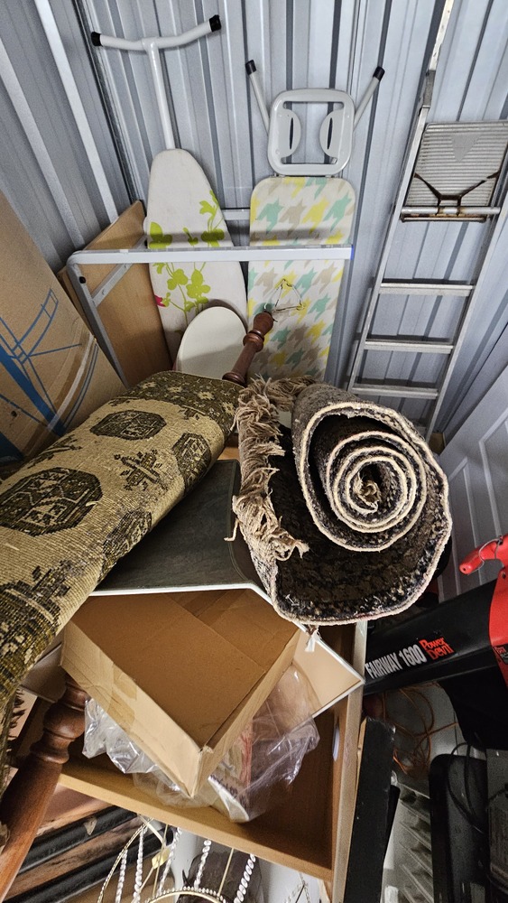 Magenta Storage Self storage unit auction IB-9017 23