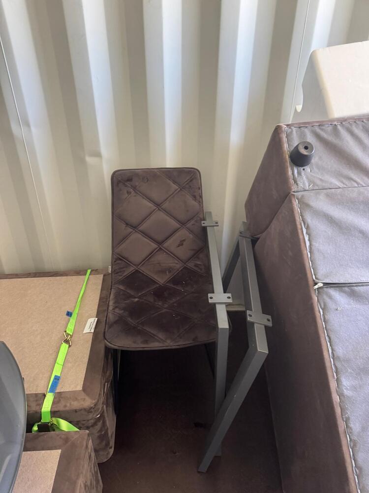 Farnham storage facility unit auction IB-5523