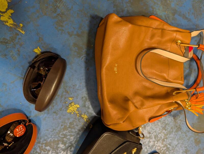 Crawley   Storage Unit auction IB-7290 32