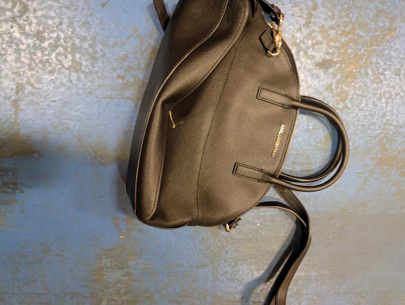 Crawley   Self storage unit auction IB-7290 33