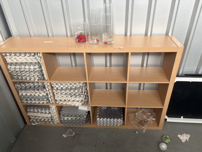 Dudley Storage Unit auction IB-7435