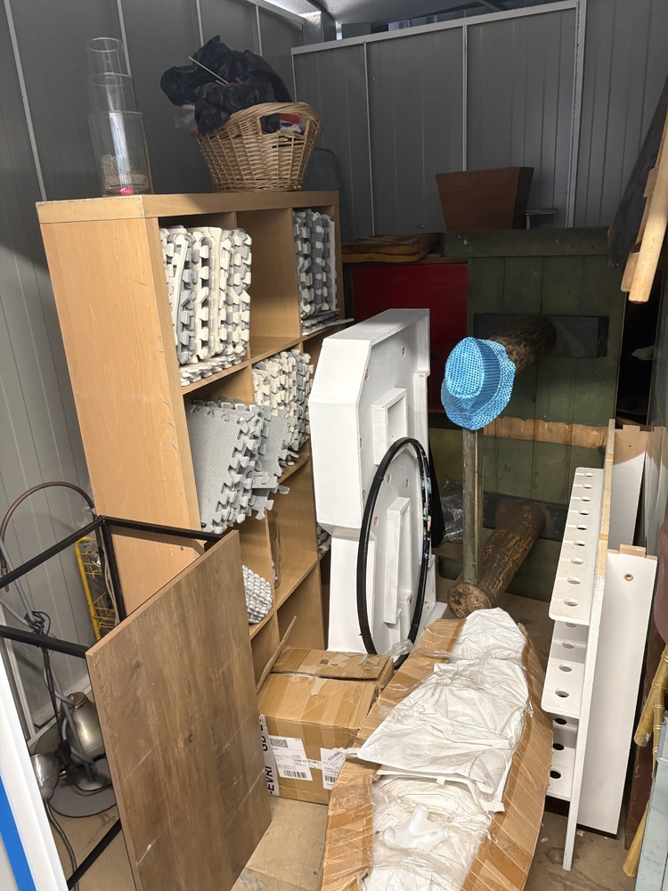 Dudley Storage auction IB-7435 10