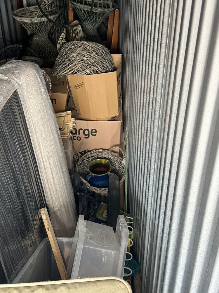 Littlehampton Storage auction IB-8069