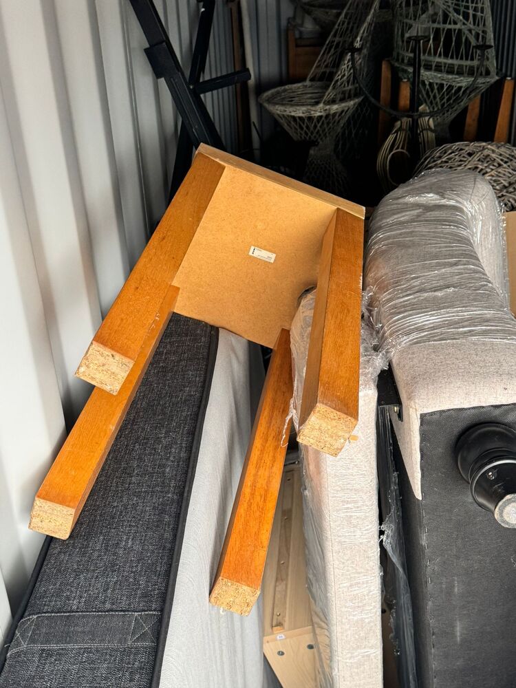 Littlehampton Self storage auction IB-8069