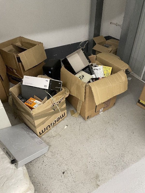 iBidOnStorage.co.uk StorageMart Auction 16425020165310