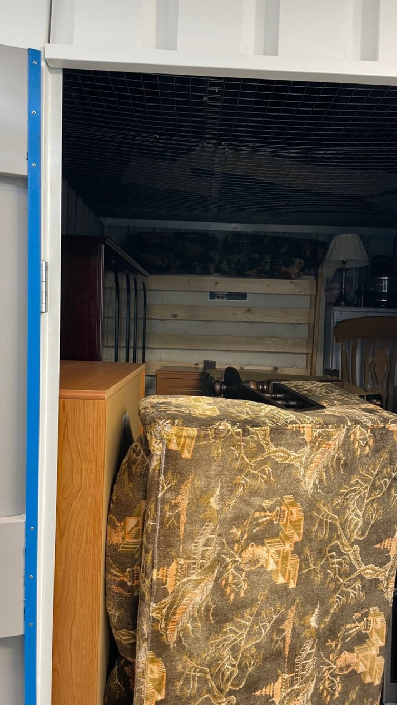 iBidOnStorage.co.uk StorageMart Auction 16467492749480