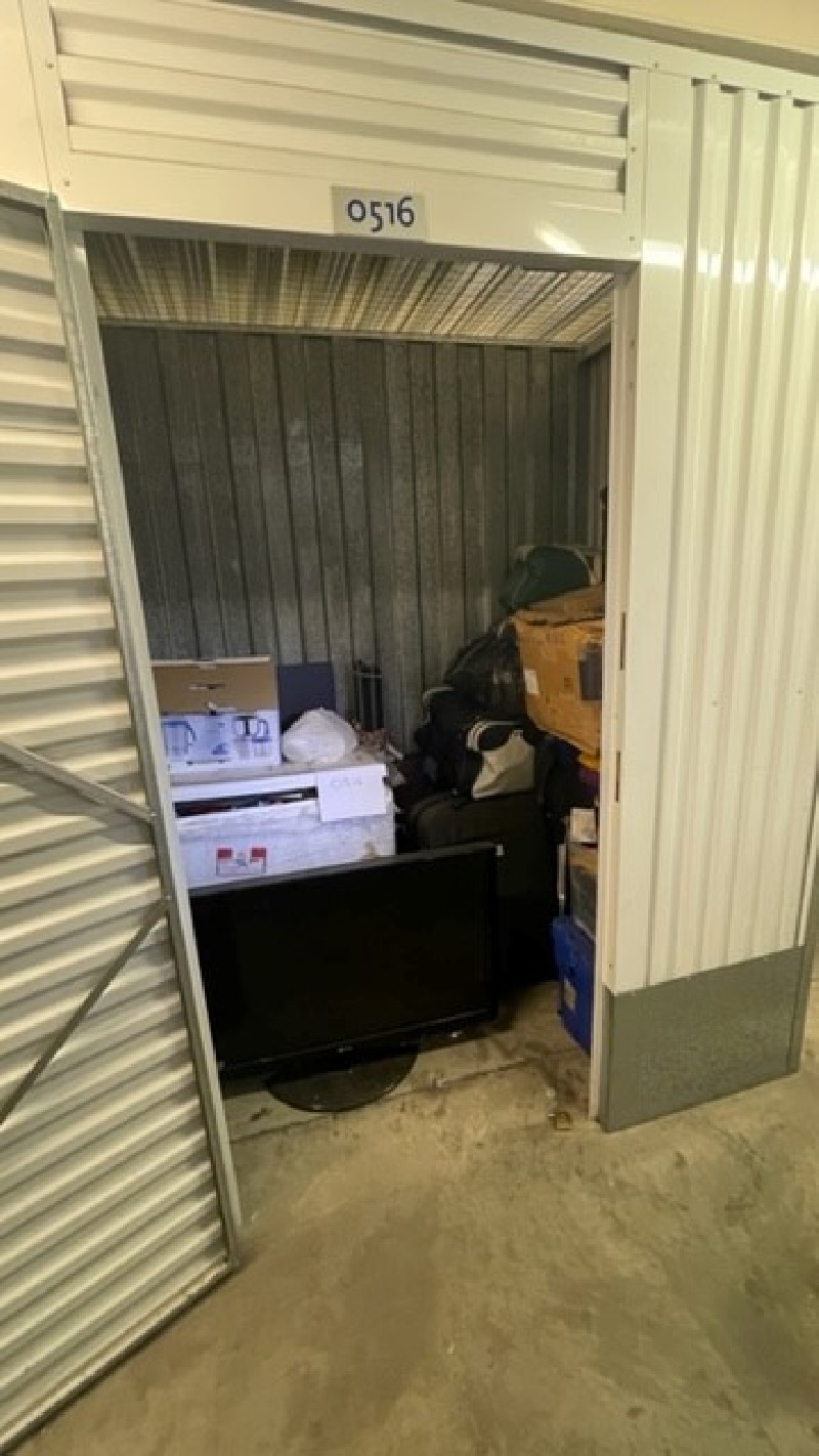 iBidOnStorage.co.uk Access Self Storage Auction 16484628304573