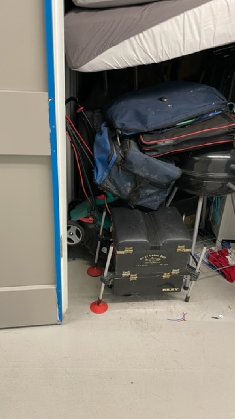 iBidOnStorage.co.uk StorageMart Auction 16504620141062