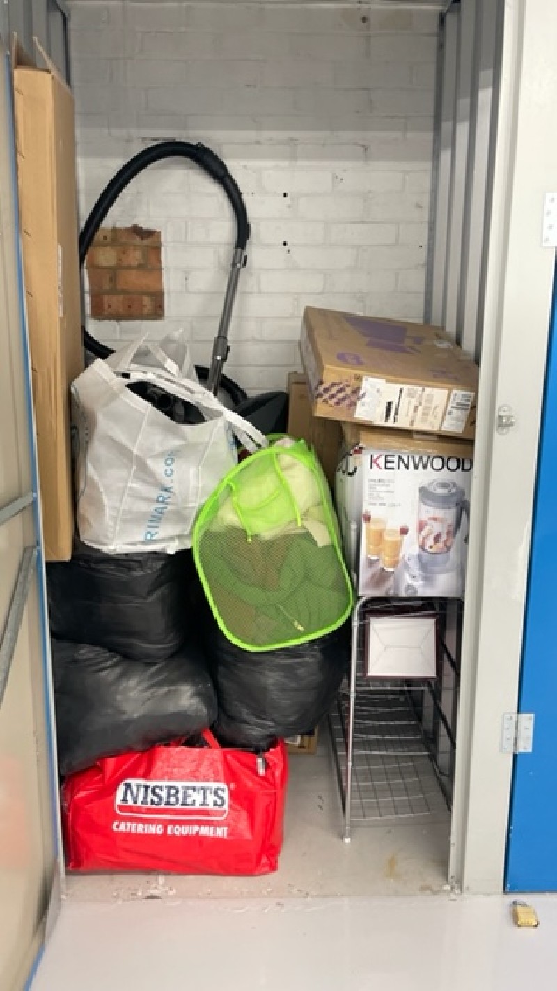 iBidOnStorage.co.uk StorageMart Auction 16517643659252