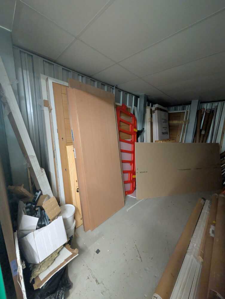 Solihull, Birmingham  Storage auction IB-2598