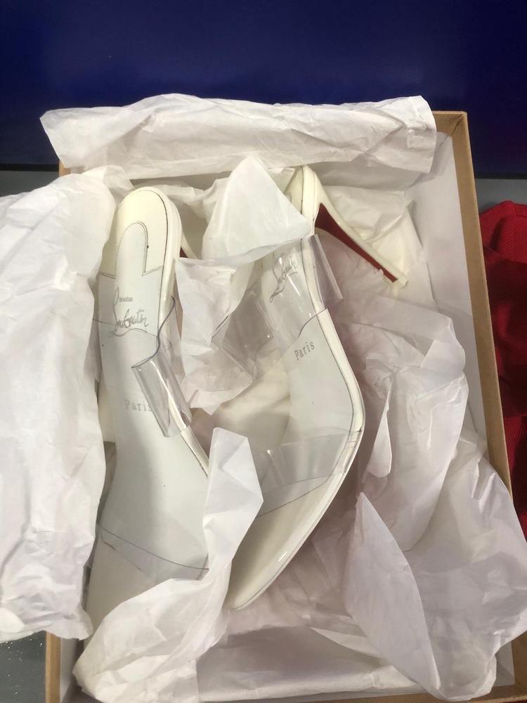 Lea Bridge Storage Unit auction IB-7794 12