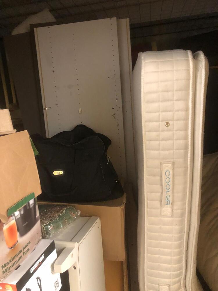 Enfield Storage Unit auction IB-2905