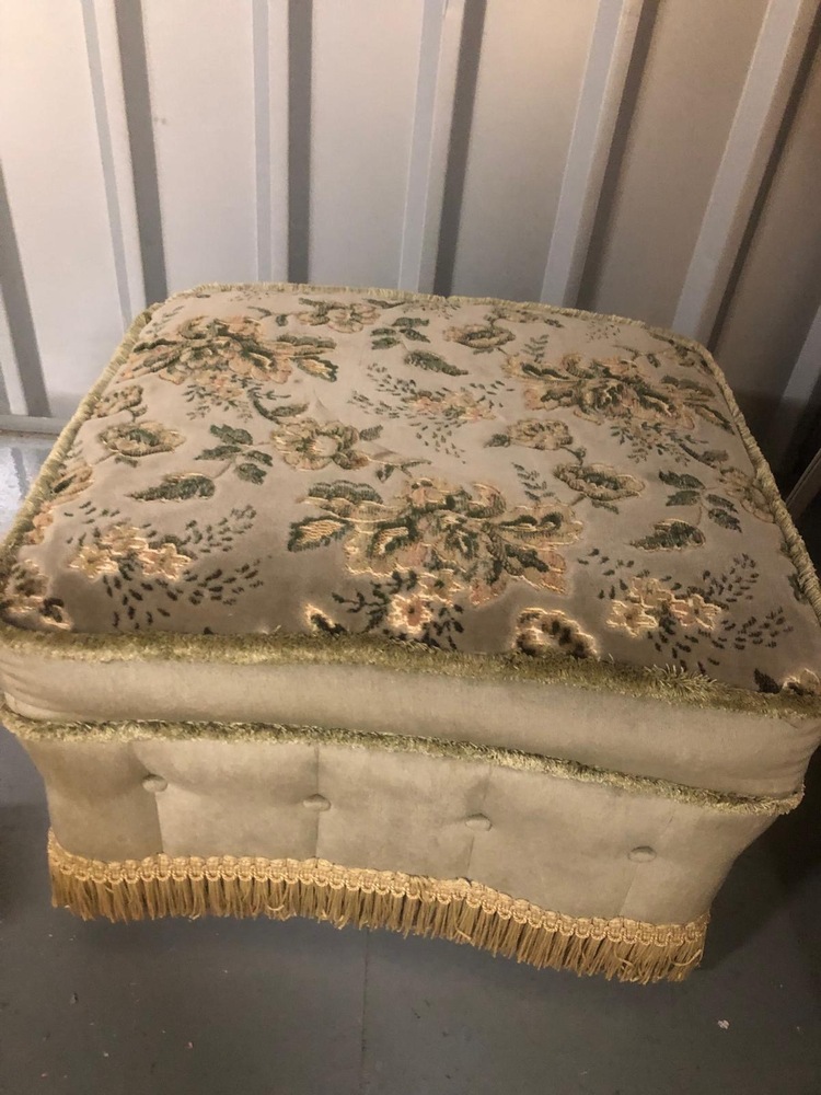 Enfield Self storage unit auction IB-3721