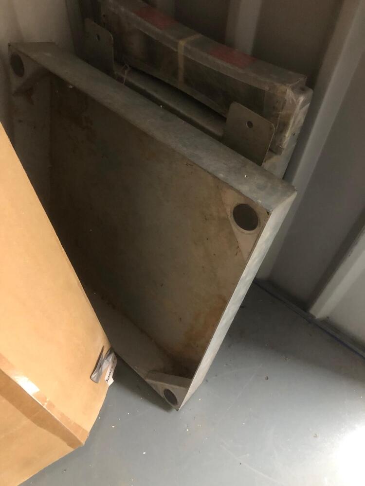 Charlton Self storage auction IB-6284