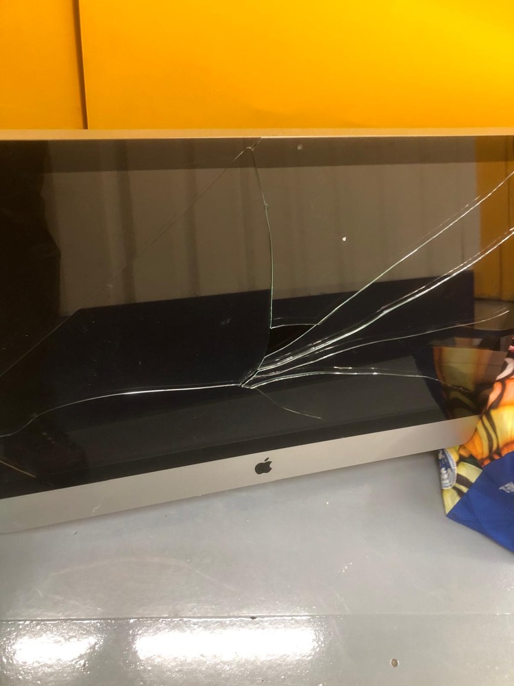 Charlton Self storage unit auction IB-8529