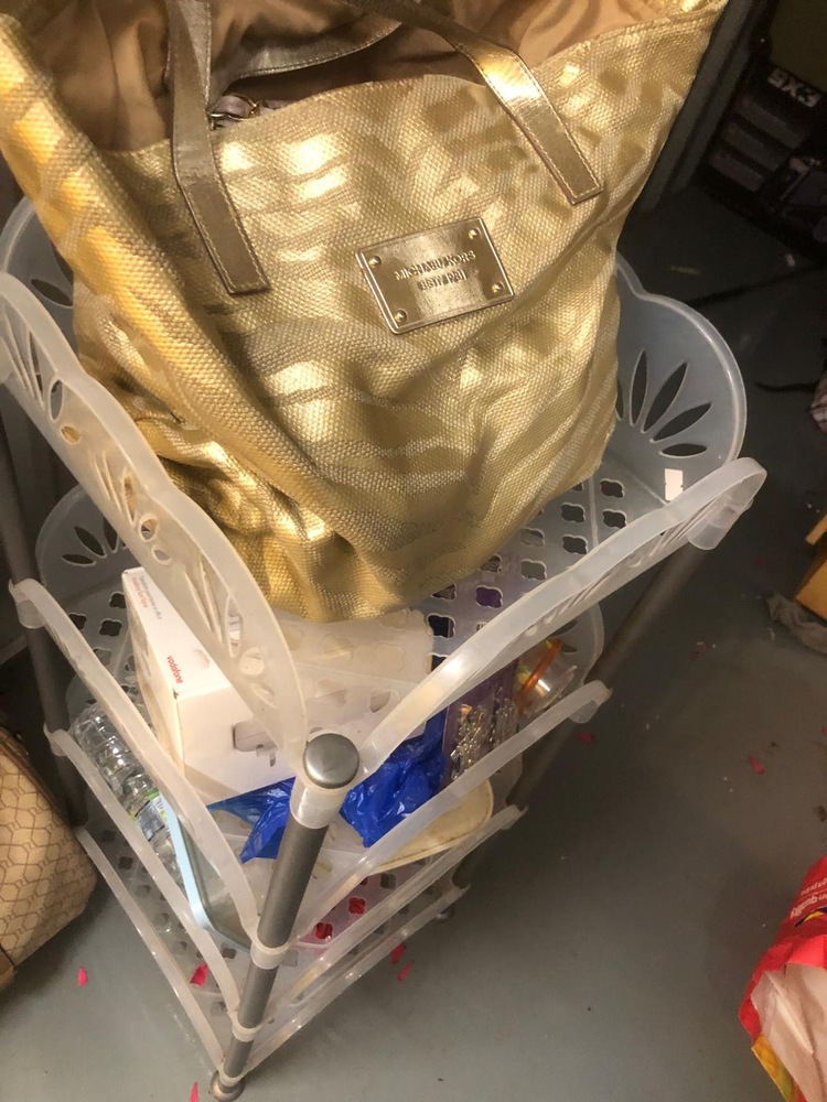 Charlton Self storage auction IB-8529 14