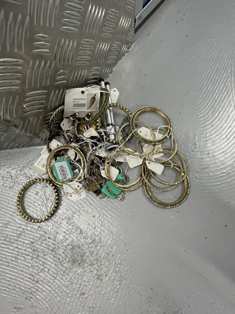 St Johns Wood storage facility unit auction IB-5450 16