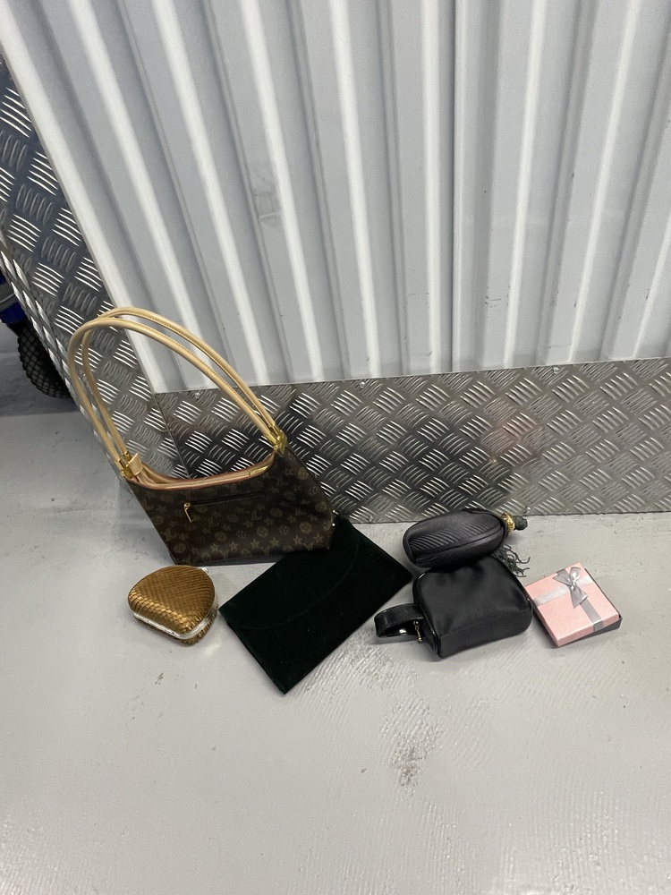 St Johns Wood Self storage auction IB-5450 14