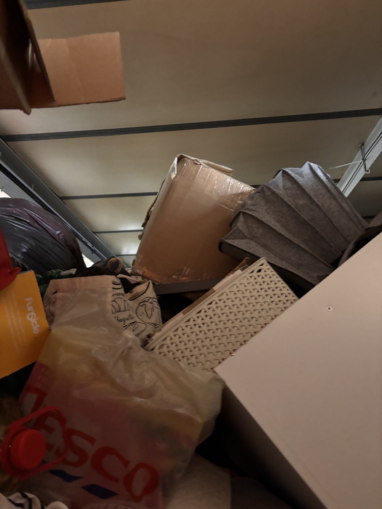 Croydon Storage auction IB-7355 10