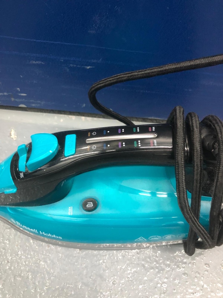 Chiswick Storage Unit auction IB-8888 12