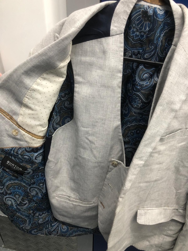 Chiswick Self storage unit auction IB-8888 13