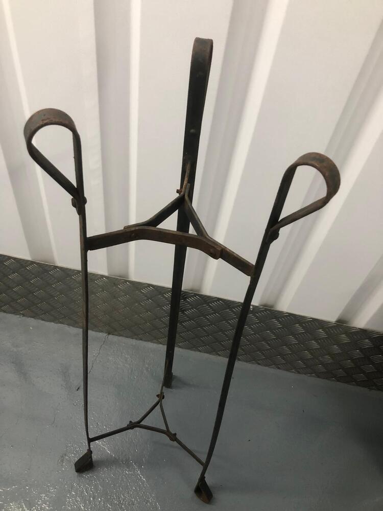 Chiswick Storage auction IB-8874 20