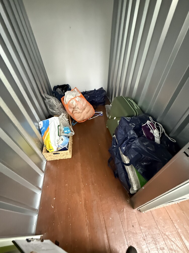 Bath Storage auction IB-9945