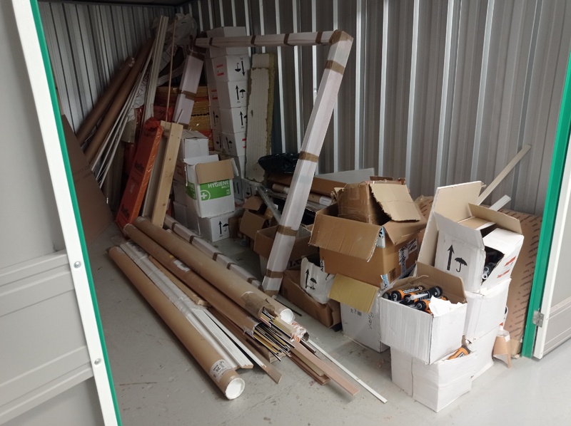 Solihull Storage Unit auction IB-1203