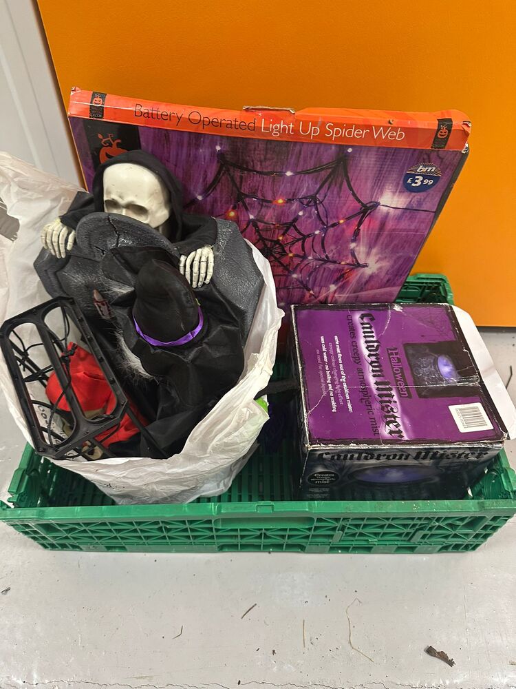 Orange Box - Derby storage facility unit auction IB-9564 16