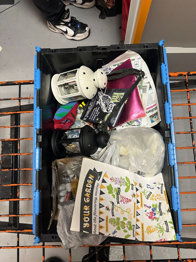 Orange Box - Derby Self storage auction IB-9564