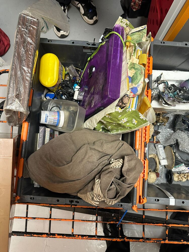 Orange Box - Derby Self storage auction IB-9564 44