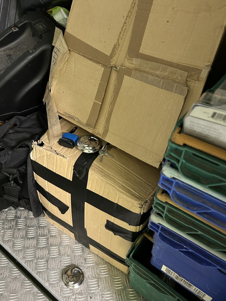 StorageMart Brighton (Crowhurst Rd) Storage auction IB-9061