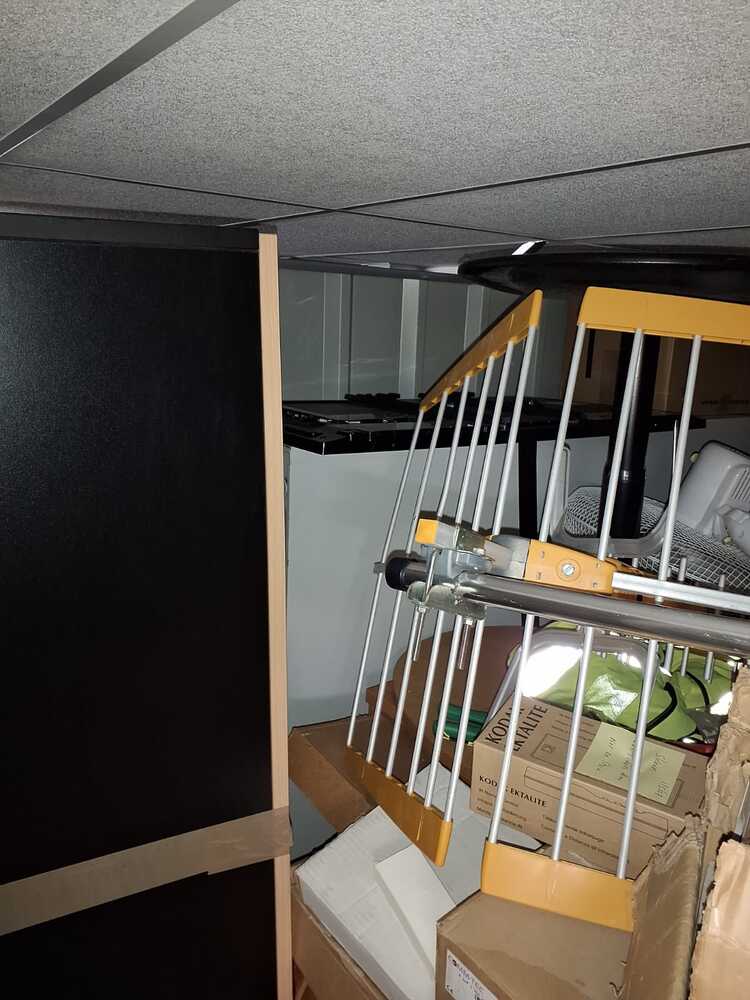 Milton Keynes Self storage unit auction IB-3567