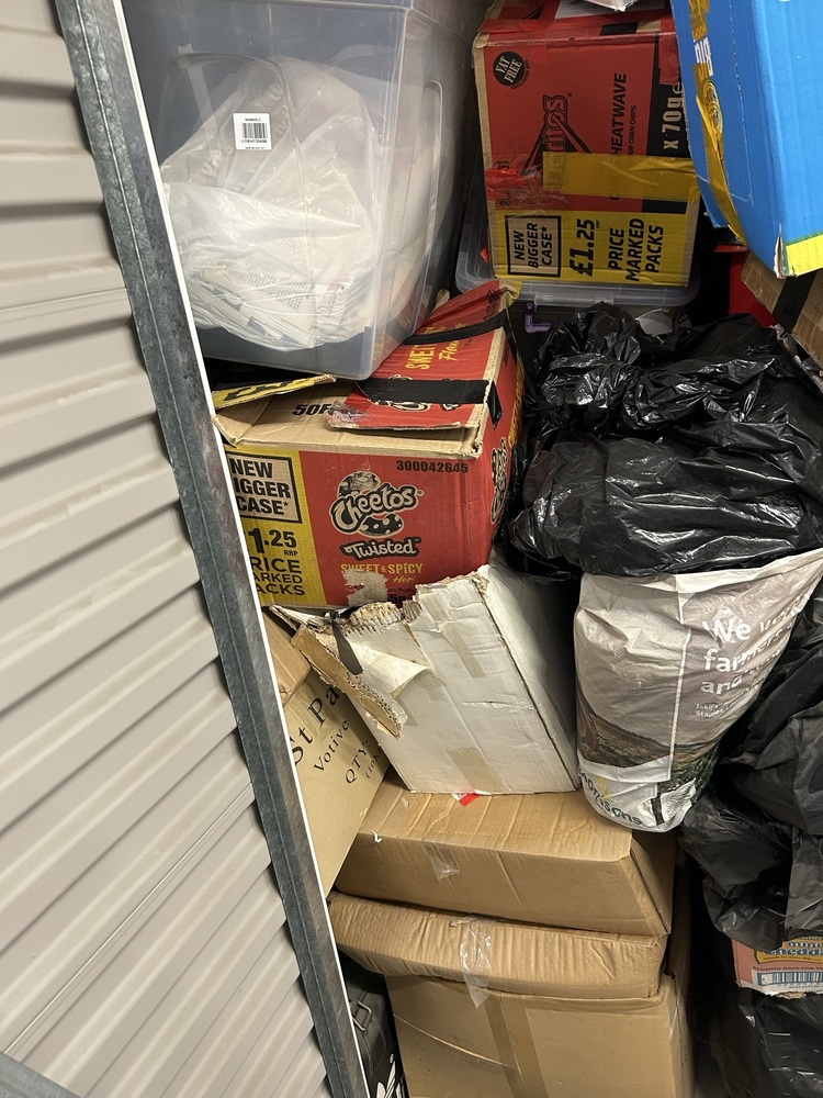 Heathrow Self storage unit auction IB-9309