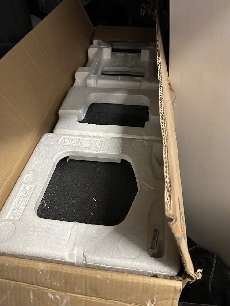 Heathrow Self storage unit auction IB-1307