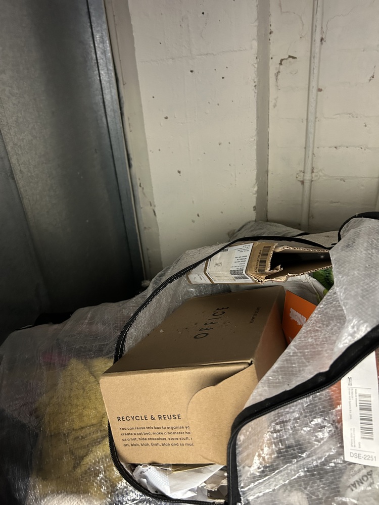 Heathrow Storage auction IB-1538