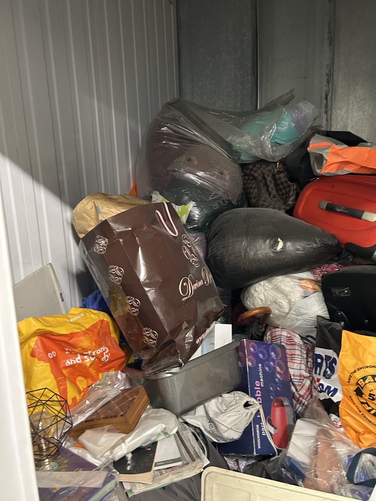 Heathrow Storage auction IB-8590