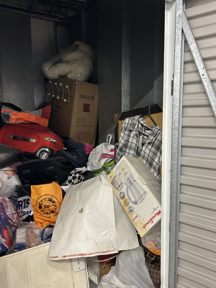 Heathrow Storage Unit auction IB-8590