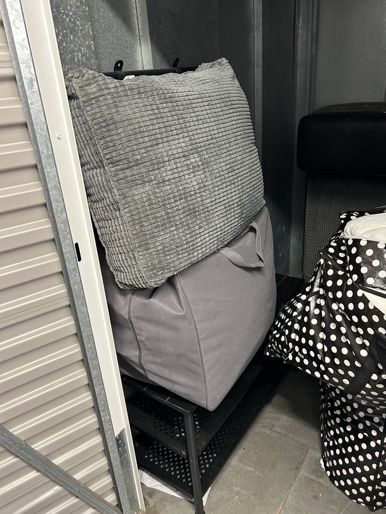 Heathrow Storage Facility auction IB-4542