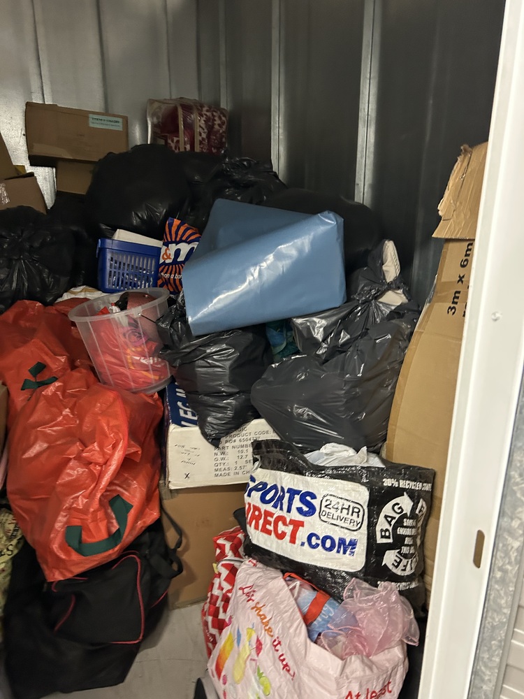 Heathrow Storage Unit auction IB-7100