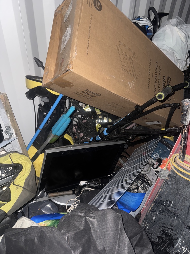 Stoke-On-Trent Self storage unit auction IB-7014