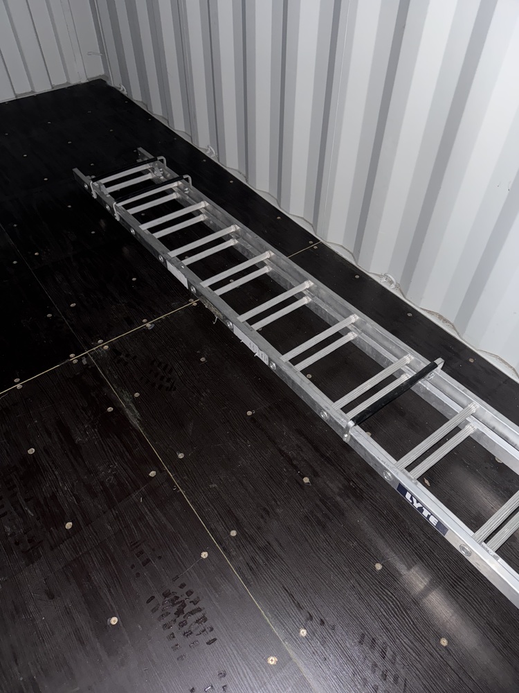 Stoke-On-Trent Storage Unit auction IB-5040