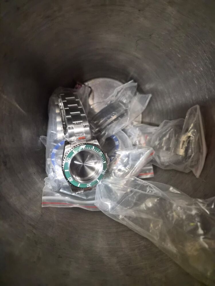 Kangaroo Self Storage - Warrington Self storage auction IB-7390