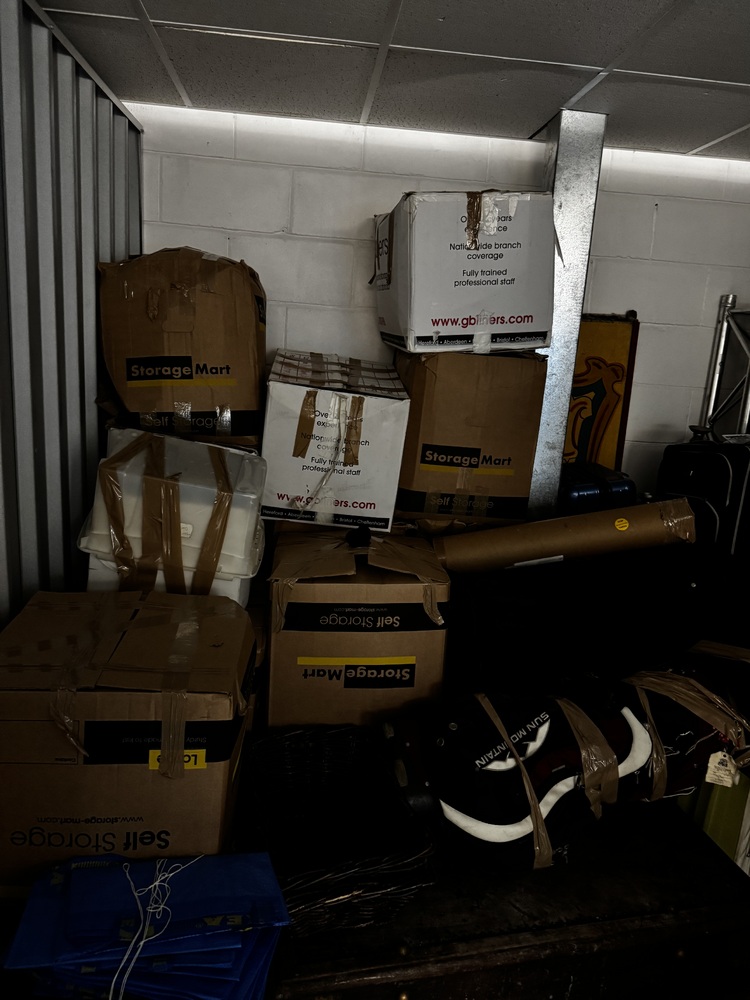 StorageMart Hove Self storage auction IB-5035