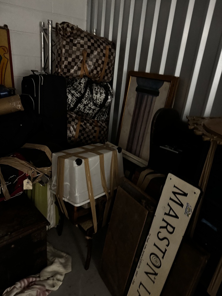 StorageMart Hove Self storage auction IB-5035 14